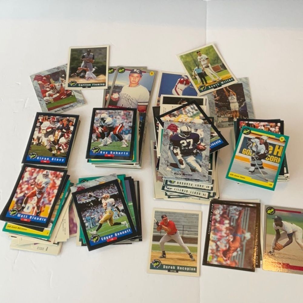 Large Bundle Sports Baseball‎ Football Hockey Classic Cards